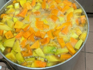 HALLOWEEN 2022 SOUPE DES  SORCIÈRES A LA CITROUILLE